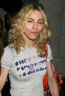 المشاهير بمكياج و بدون مكياج  Madonna DECADENTE